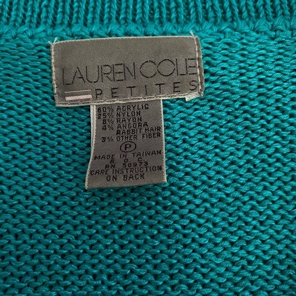 Lauren Cole Petites Faux Pearl Embellished V-Neck Sweater – Turquoise Cream Gold - Picture 9 of 10